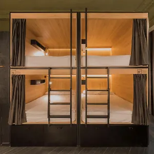 Globe Runner Hostal